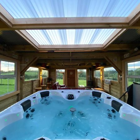 Sleeps 12 Hot Tub Sauna Cinema Pets Welcome Enniskillen Kültér fotó