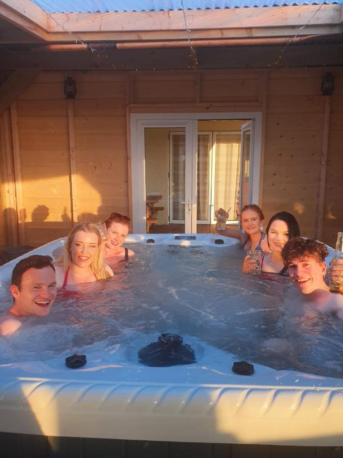 Sleeps 12 Hot Tub Sauna Cinema Pets Welcome Enniskillen Kültér fotó